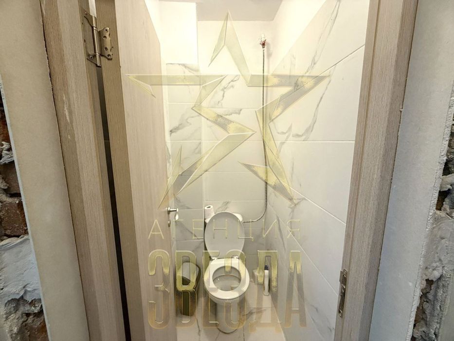 Дава се под наем Офис в Пловдив, Център - 25 кв.м за 220 € - Снимка #5