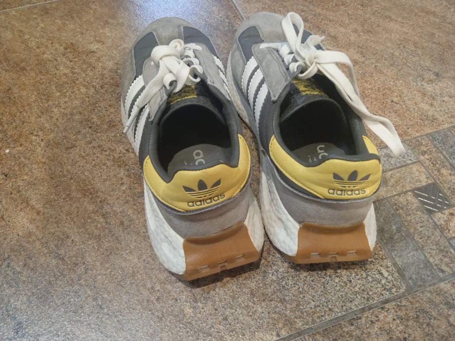 кроссовки бренда Adidas, модель Retropy E5