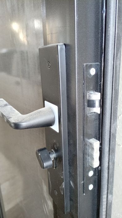 Temir eshik ikki qavatli