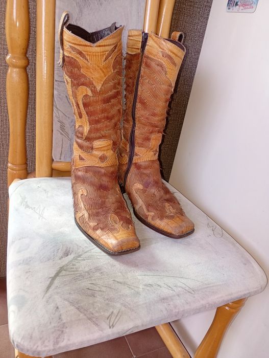 Изискани маркови дамски ботуши