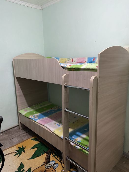 двухъярусная кровать