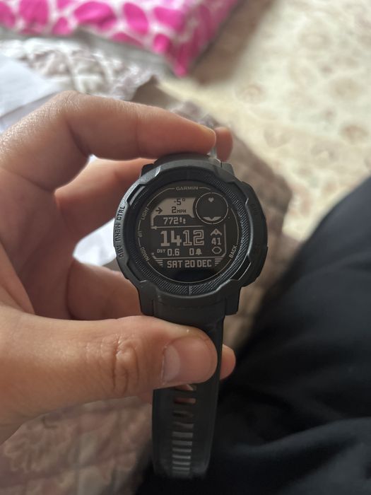 Garmin isntinct 2
