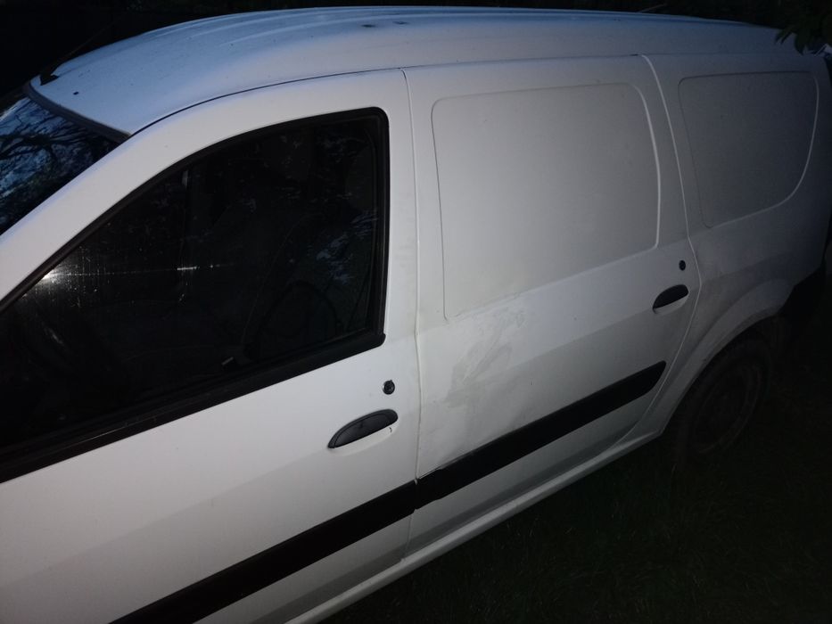 Vând Dacia Logan Van