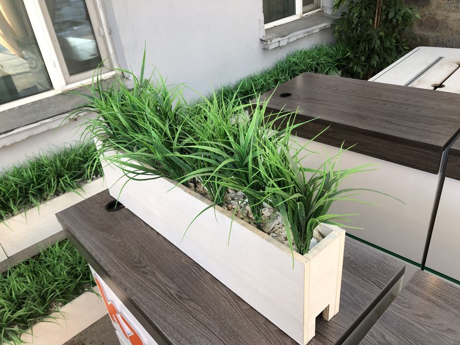 Декор ,зелень ,искуственная трава!