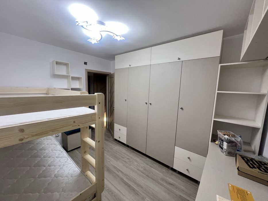 Pat supraetajat ca nou, lemn masiv