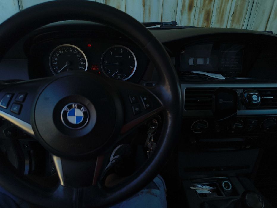 BMW E60 an 2006 Decembrie motor 2000 diesel