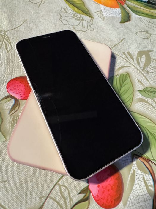 Iphone 12 64гб бял