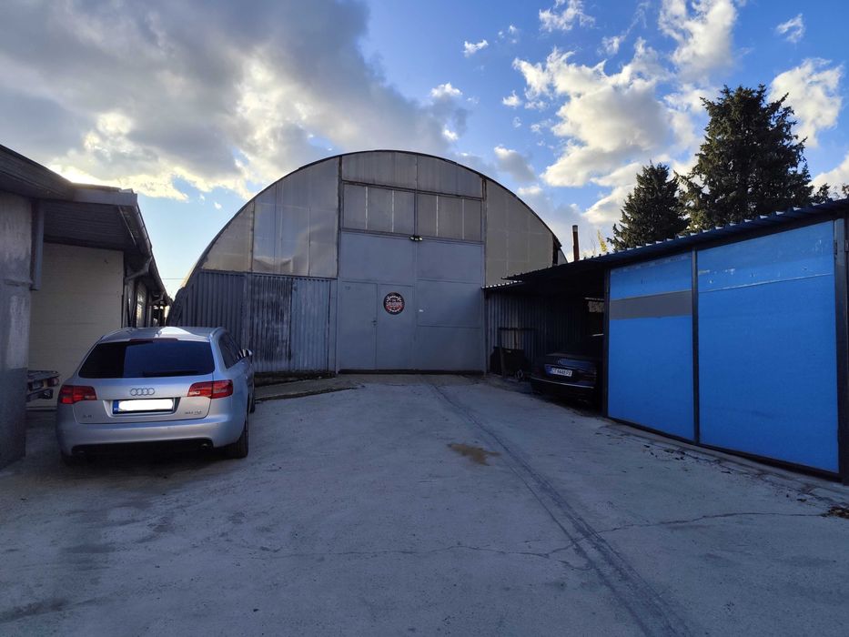 Дава се под наем Промишлена сграда в Стара Загора, Три чучура - юг - 150 кв.м за 255 € - Снимка #1