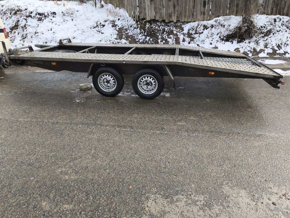 Vând platforma 2700 kg 4.5 m utili stare foarte bună și remorca 2000 k