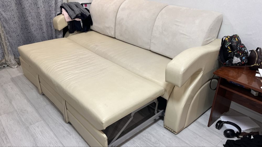 Продам диван срочно!
