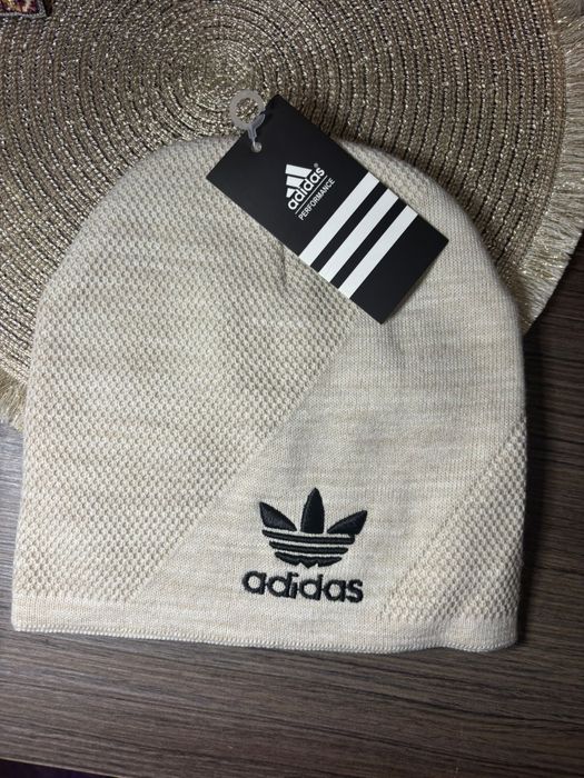 Caciuli Moncler , Adidas, Lv