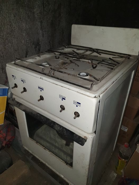 Продам газ плиту