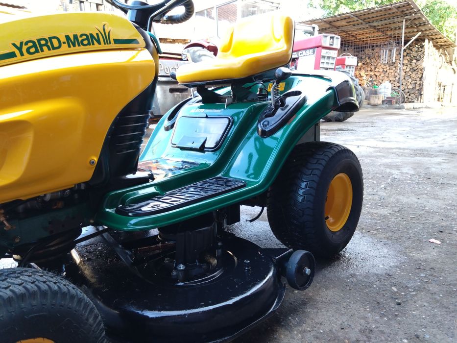 Vand tractor de tuns iarba yard Man 17cp