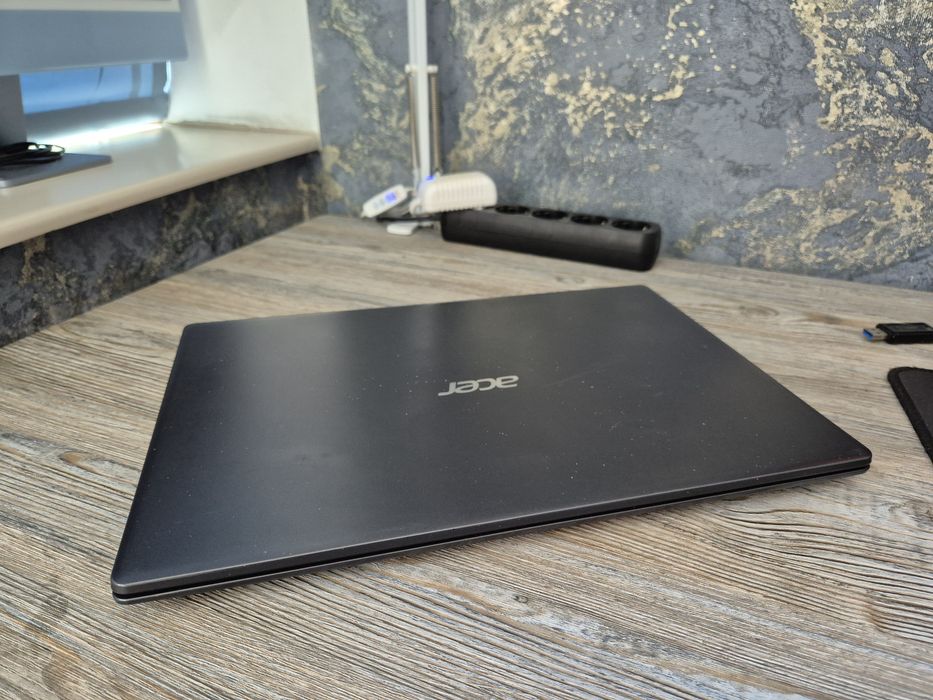 Ноутбук Acer\ОЗУ 8гб\SSD\для работы норм