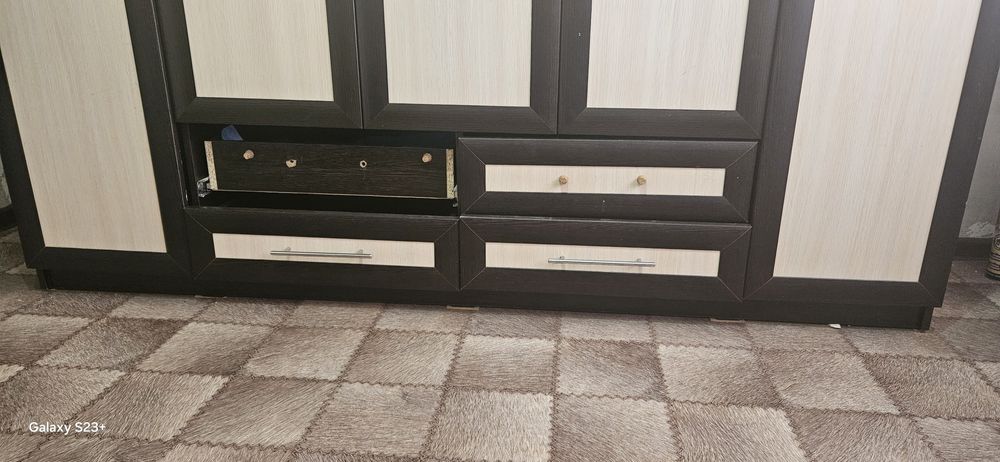 Отдам шкаф даром самовывоз