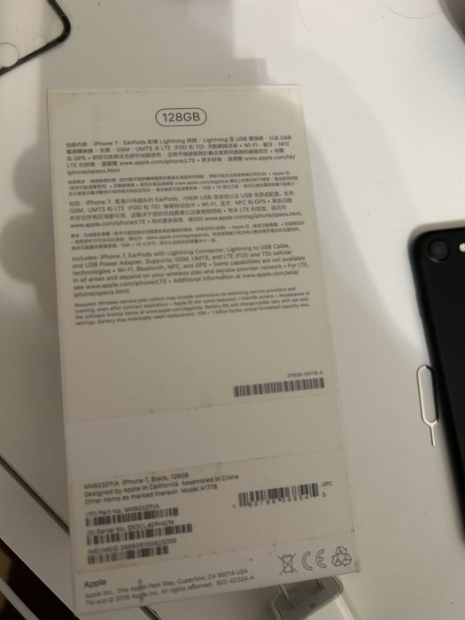 Продам iPhone 7 Айфон 128 Гб черный, в хорошем состоянии