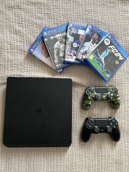 PlayStation 4 Slim