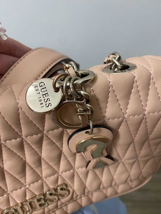 Оригинална чанта на GUESS  - Розова
