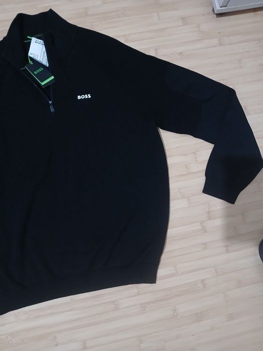 Pulover boss nr xl.nou originals