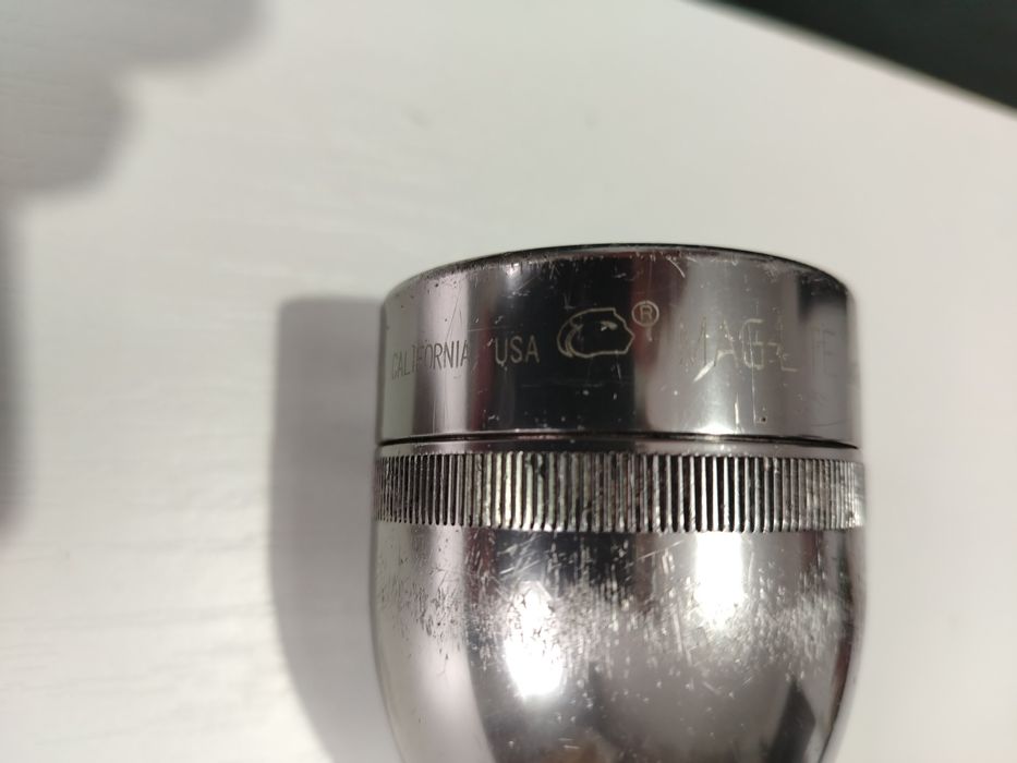 Lanterna Maglite cu bec halogen