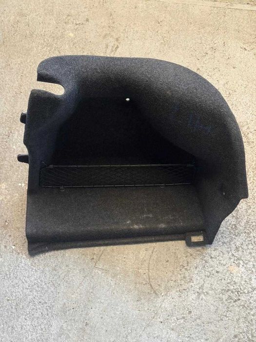 Обшивка багажника от БМВ Е60.