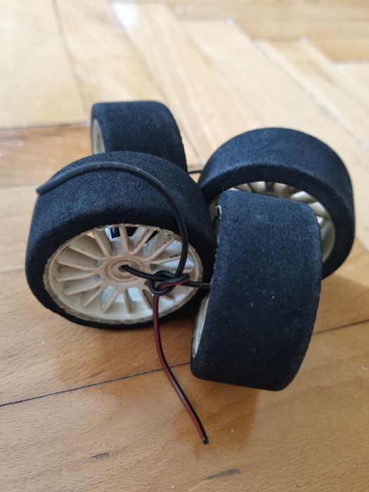 Гуми и джанти за 1. 10 rc onroad  rally  drift  slick