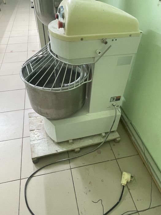 Тестомес для пекарня