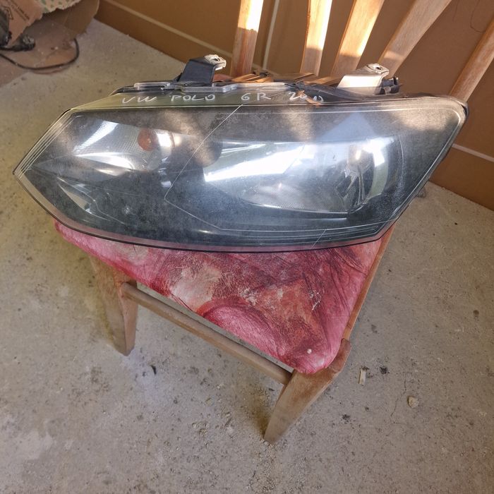 VW Polo 6R 2012 ляв фар