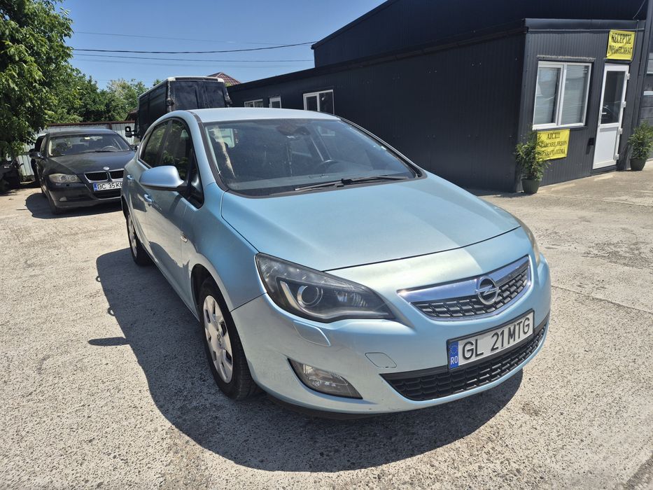 OPEL Astra 2011 — imagine 2