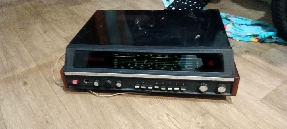 Проигрыватель винила ,ИЛГА -310 электро уселетилем, мелодия -103 стере