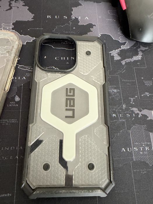Husa iphone 15 pro max pitaka uag
