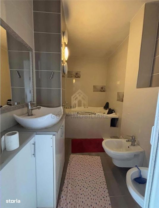 Apartament 4 camere de inchiriat