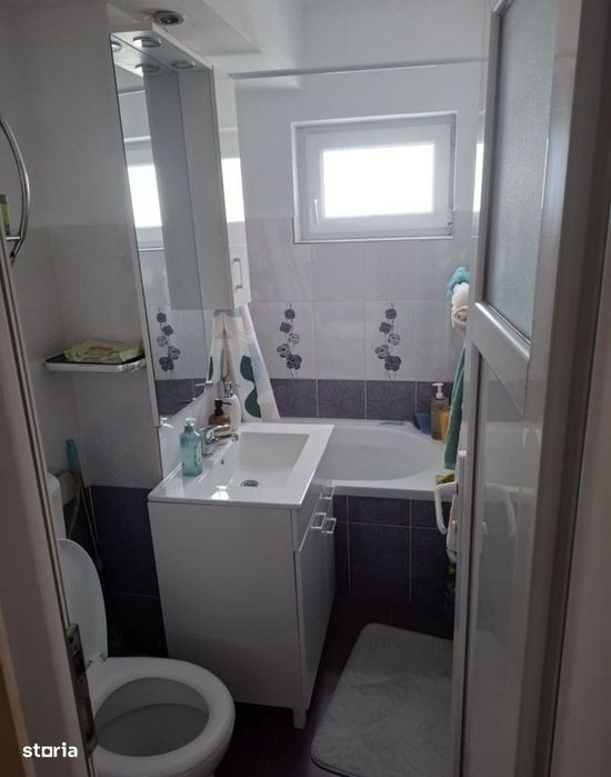 Apartament 3 camere Craiovita Materna 3/4 centrala termică