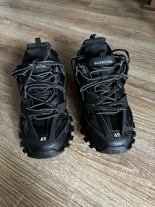 Balenciaga track triple black