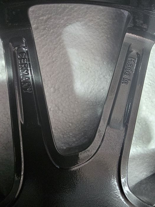 Jante Mercedes  AMG W205 două lățimi 19 " A205 401 65 00  , A205 401 49 00 , față  7,5Jx19H2  ET 33 și spate 8,5Jx19H2 ET 52  , Ronal Germania