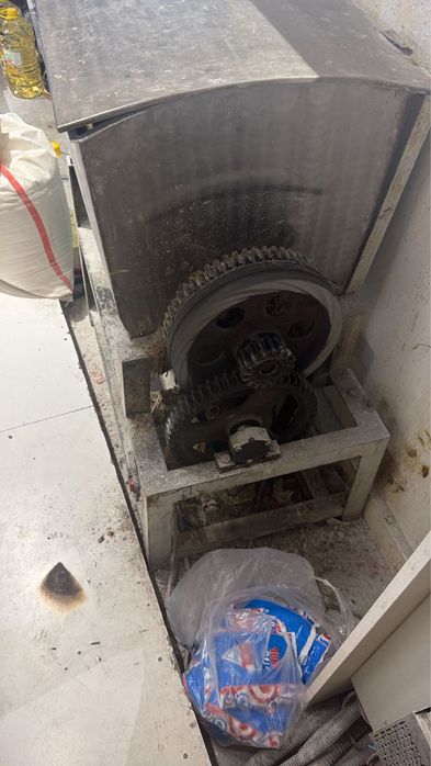 Тесто мест 50кг . Жұмыс жасап тұр