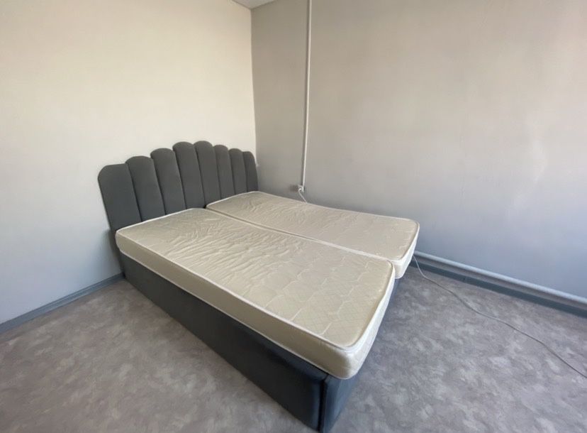 Продам двуспальную кровать