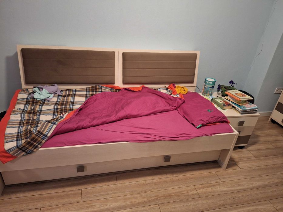 Легло с ракла, чекмедже и нощно шкафче