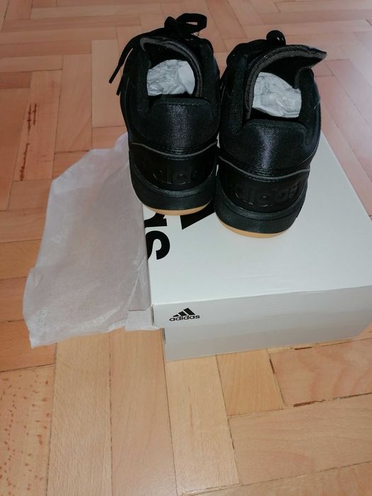 Adidas Herren Hoops 3.0 закупени от Германия.