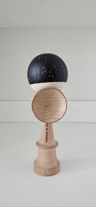 Kendama cu ken cioc-cioc ediție limitată cu o tama Okendama