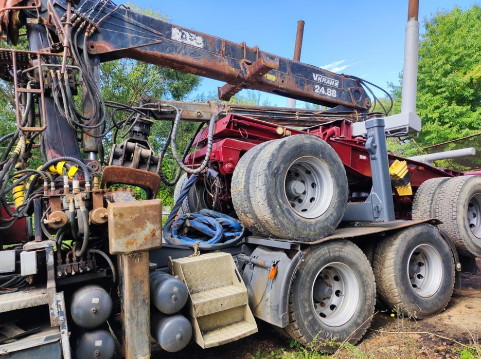 Scania transport lemn lung