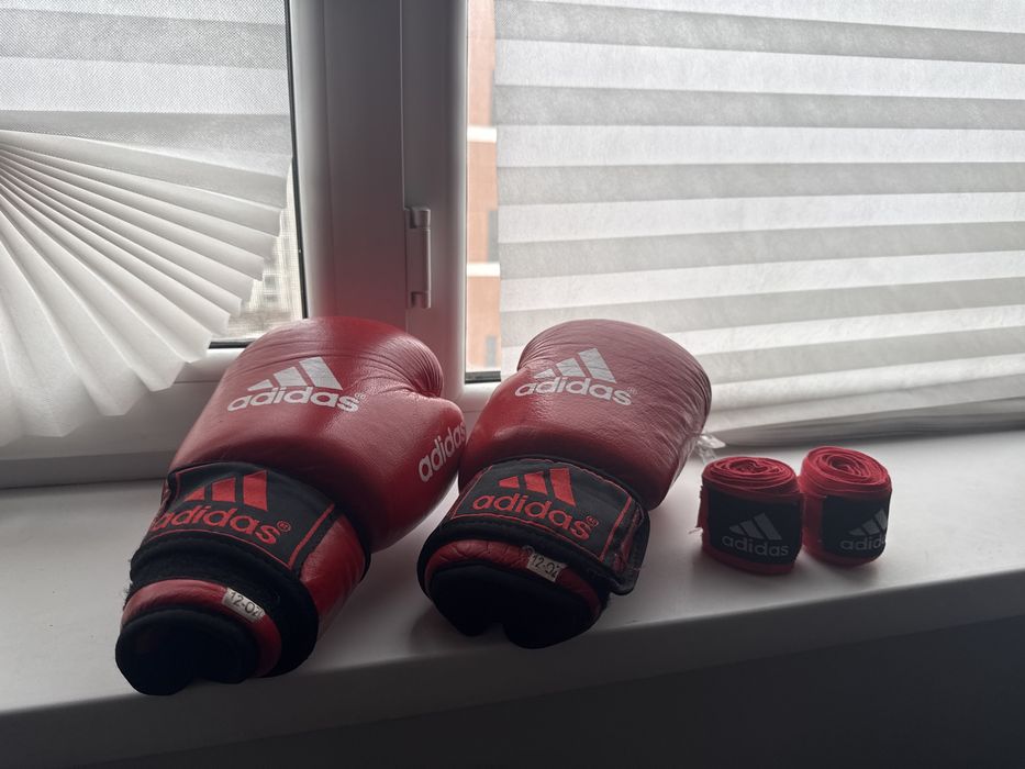 Боксерская перчатка