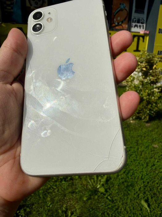 iPhone 11  / 64GB / FaceID Defect / Neverlocked