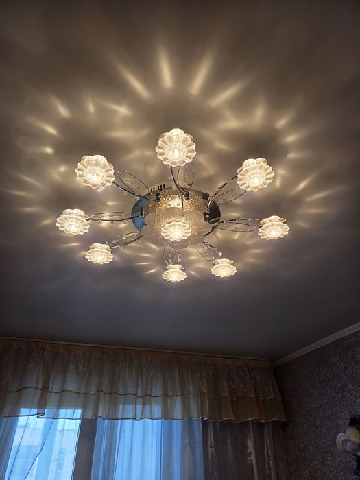 Продам люстру.  В хорошем состоянии.