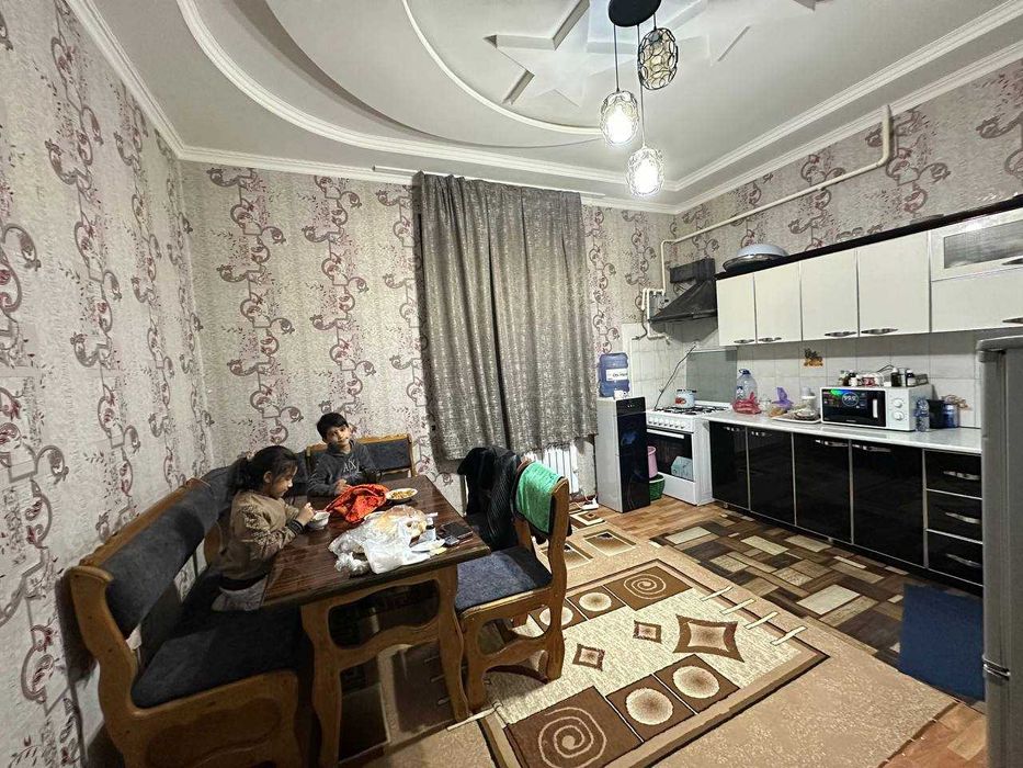 Продаётся 1х комн квартира на 1 этаже Ор-р 5 микрорайон Жомий