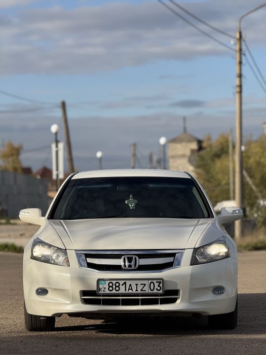 Продам Honda Inspire