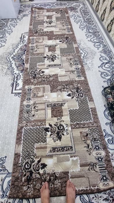 Gilam sotiladi holati yahshi yuvib quyilgan razmeri 1.20 ga 4.50
