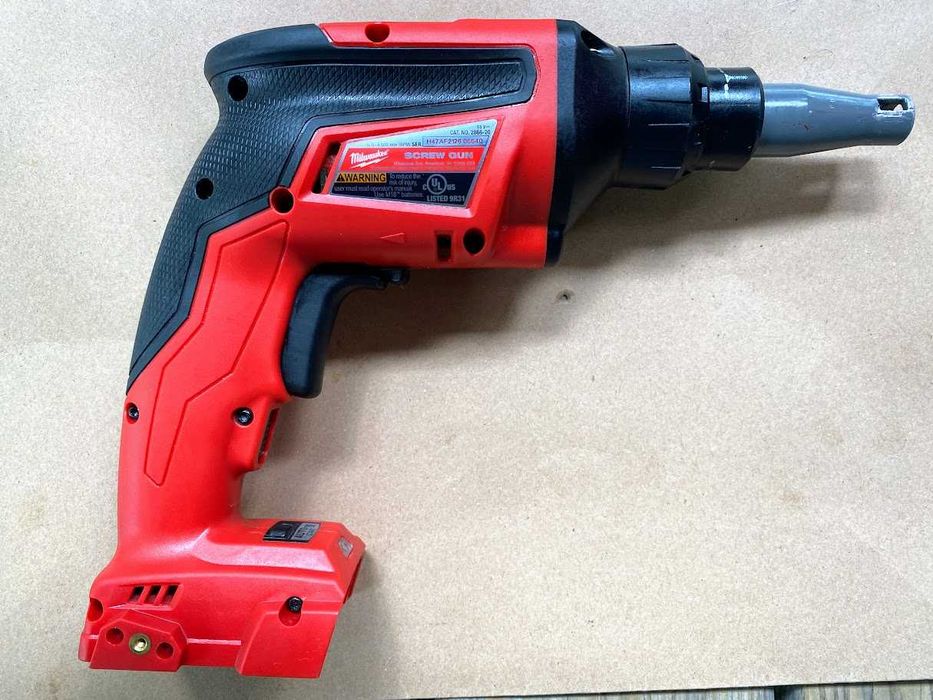 САЩ, Безчетков пистолет за гипсокартон Milwaukee, само Тяло !!!