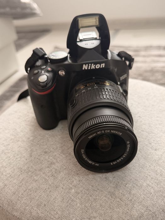 Nikon D5200 + 18-55mm VR | Неразличим от нов (Само на 4 696 кадъра!)