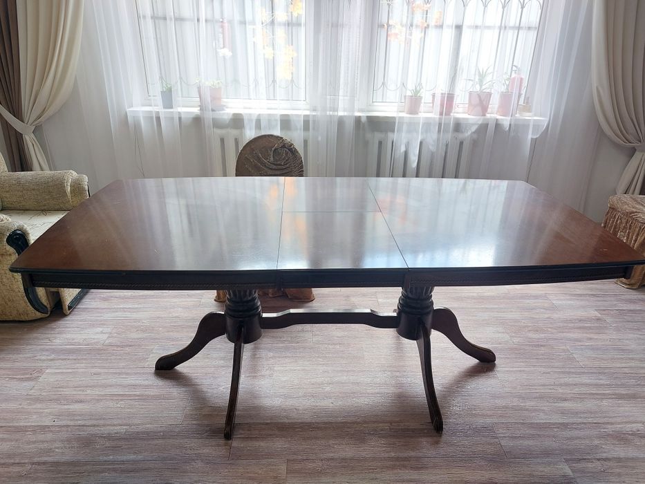 Продам стол в отличном состоянии